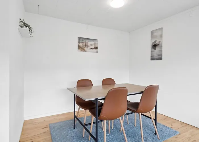 The Lucky Peer - 120m2 House 4 Bedroom House - Full Kitchen & Free Parking * Odense